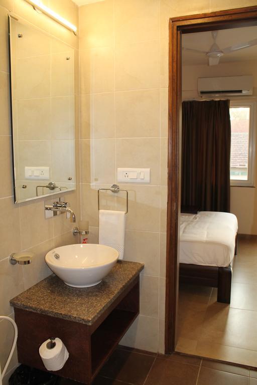 Veera Strand Park Serviced Apartments Калангуте Екстериор снимка