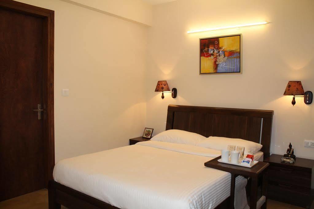 Veera Strand Park Serviced Apartments Калангуте Екстериор снимка