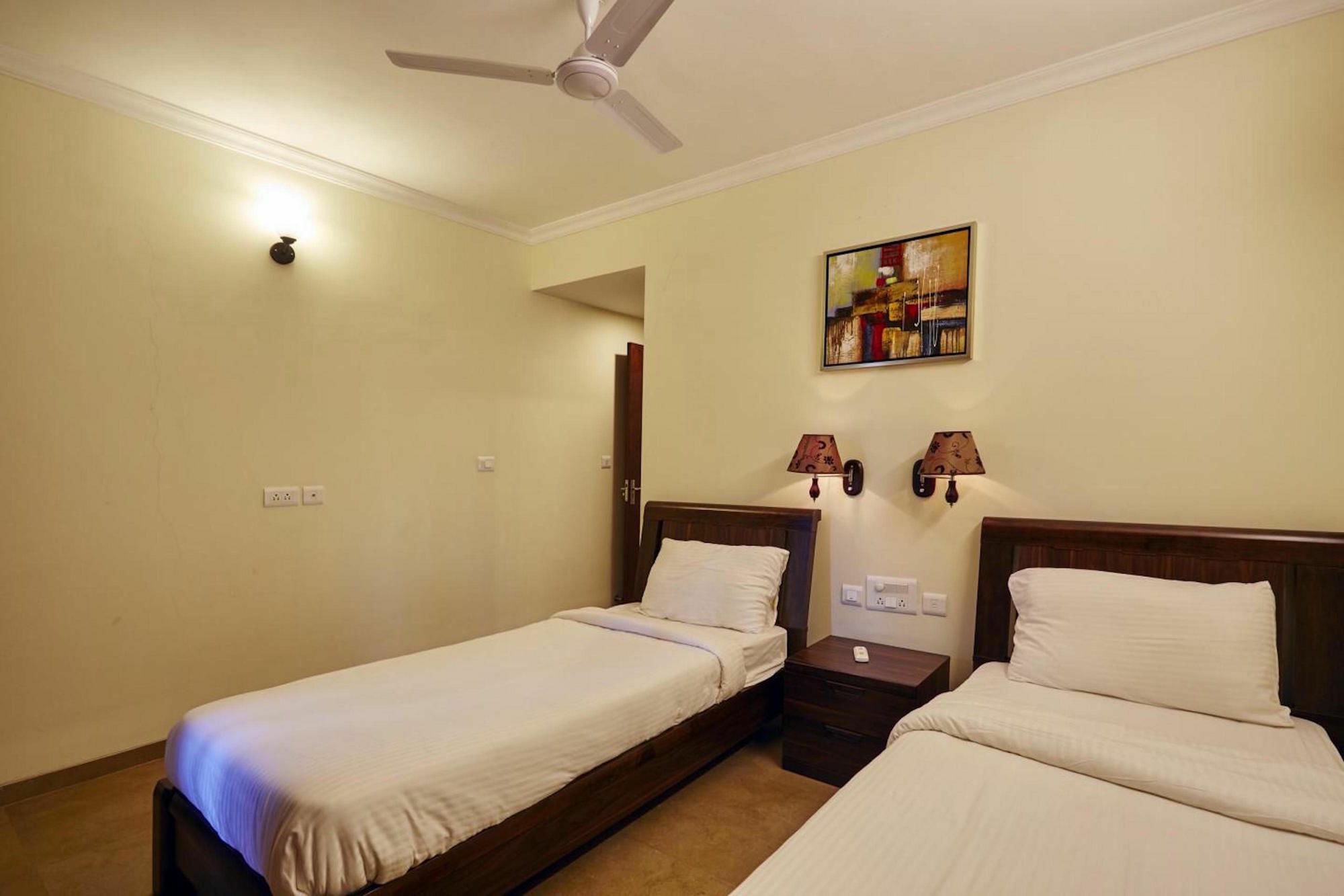 Veera Strand Park Serviced Apartments Калангуте Екстериор снимка