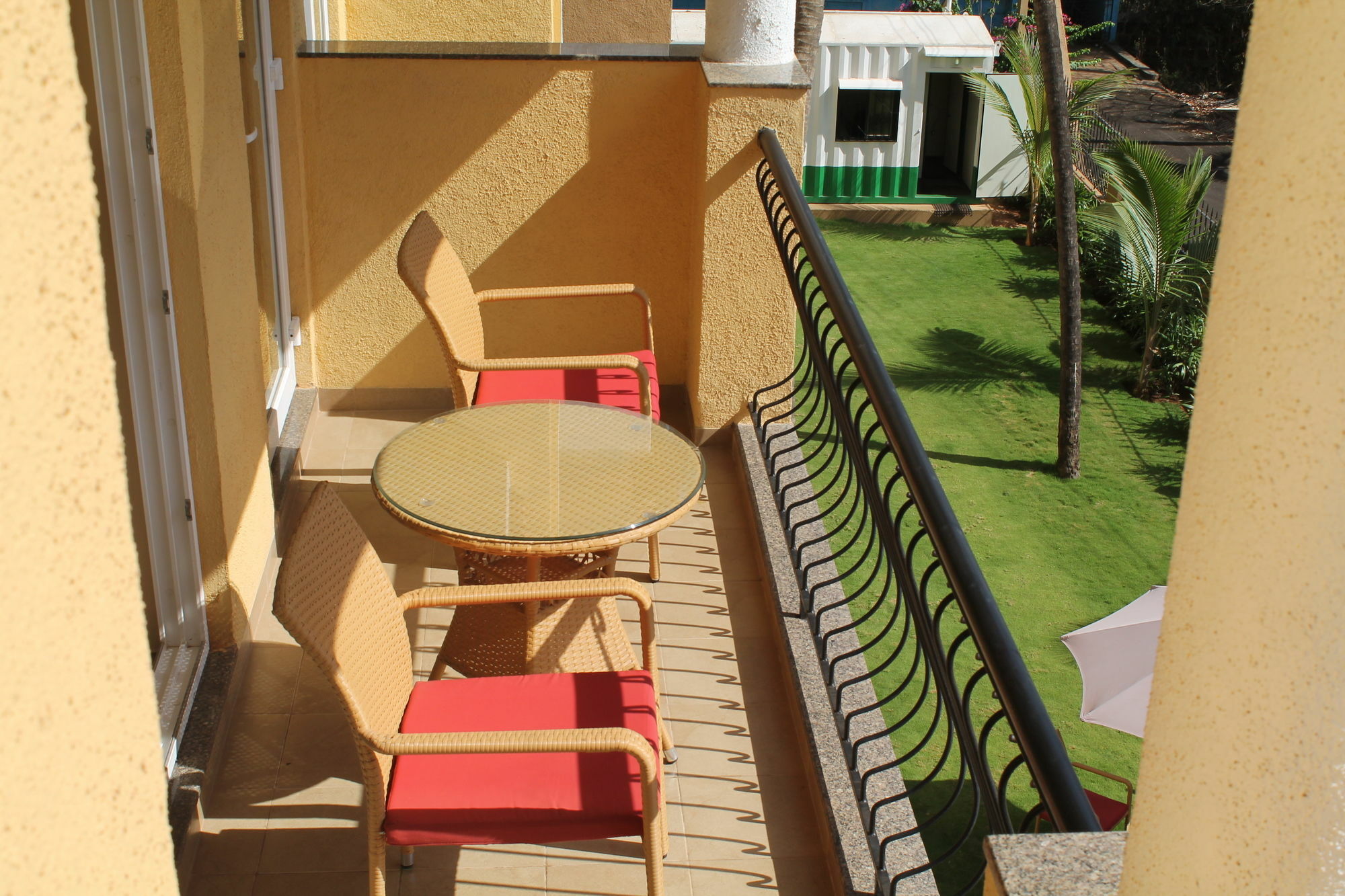 Veera Strand Park Serviced Apartments Калангуте Екстериор снимка